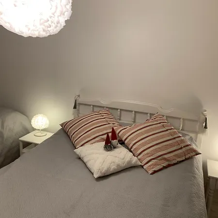 Susihukka & Punahilkka With Sauna