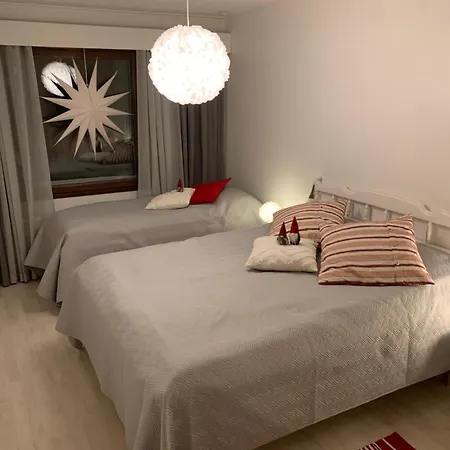 Susihukka & Punahilkka With Sauna 公寓