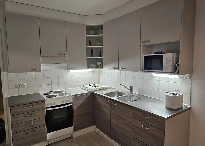 Susihukka & Punahilkka With Sauna