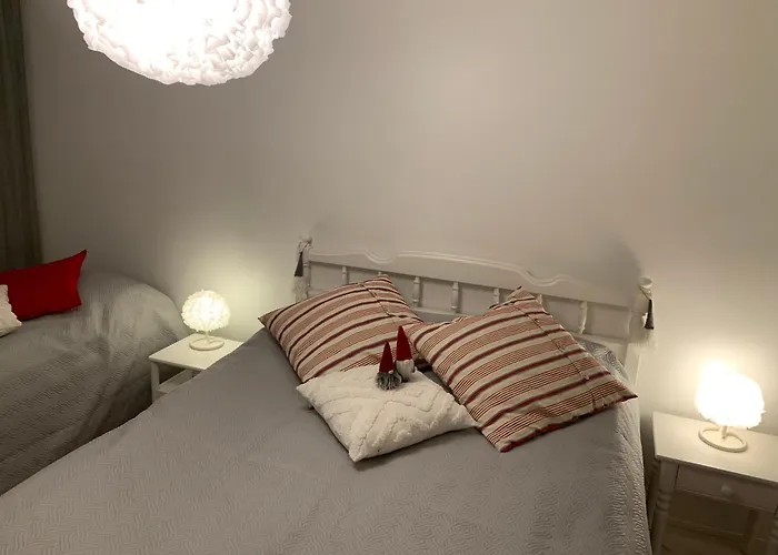 Susihukka & Punahilkka With Sauna